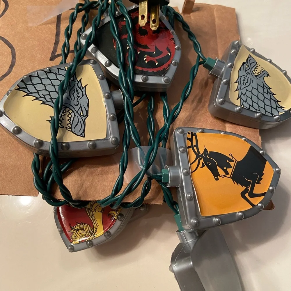 Games of Thrones shield lights.